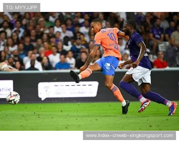 格林伍德边路晃动内切破门成为经典